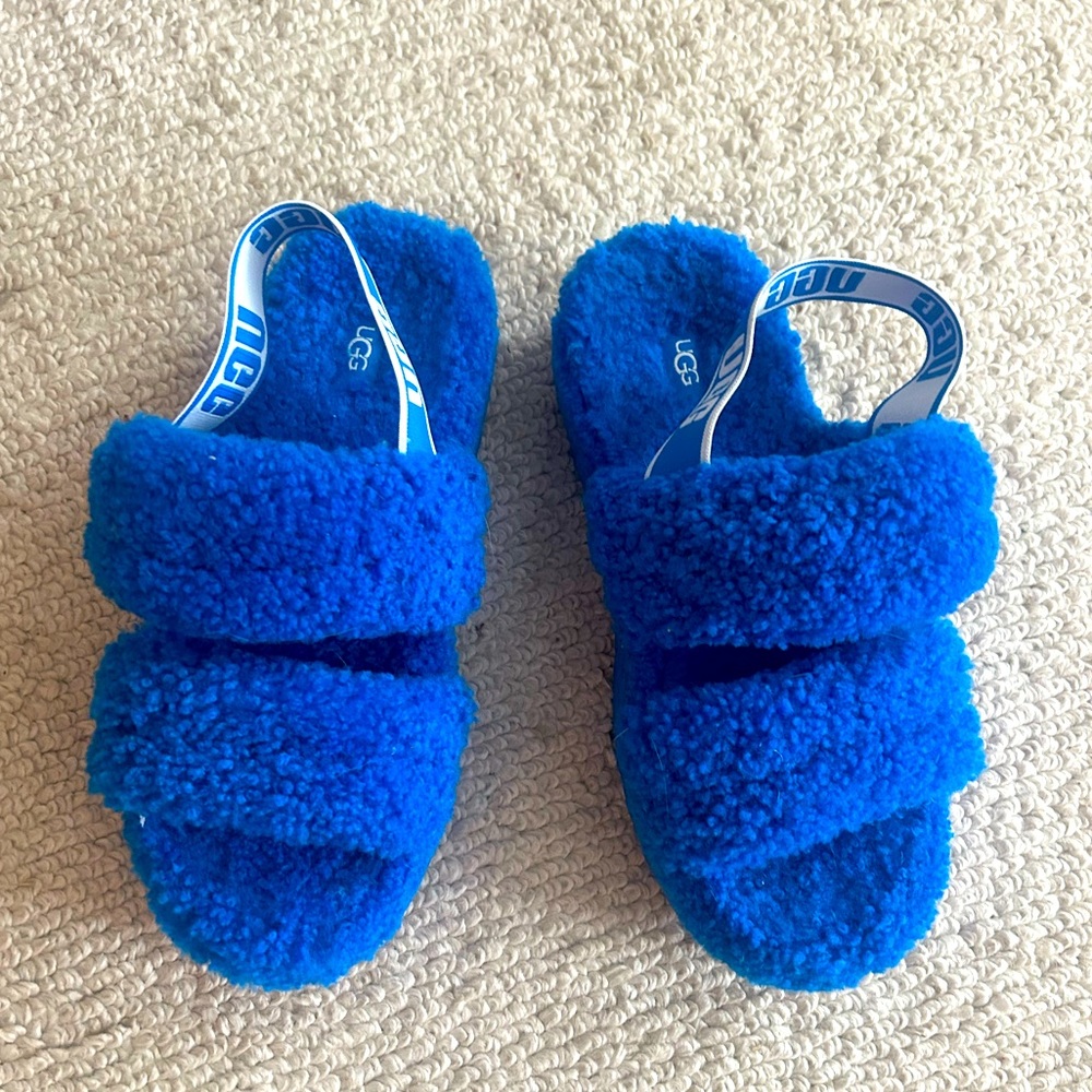 Ugg plush sandals 🔥